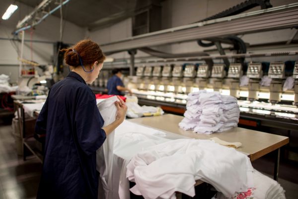 How to find fashion manufacturers