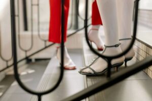 How to Style Kitten Heels for Modern Outfits